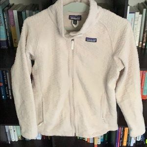Patagonia cream colored fleece jacket